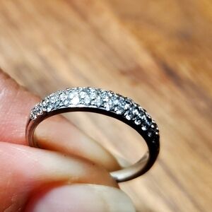 Women's size 7 pave diamond ring